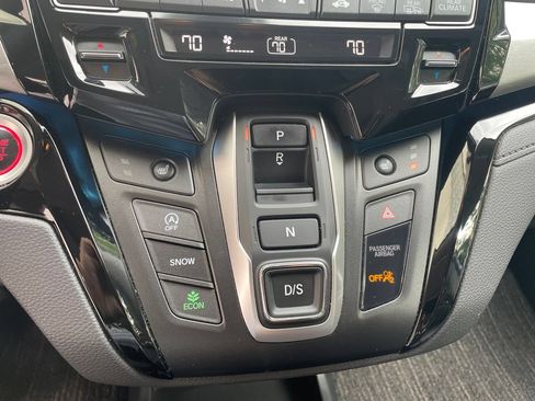 Certified 2024 Honda Odyssey Touring image 9