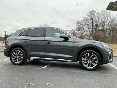 Used 2023 Audi Q5 2.0T Premium w/ Convenience Package image 3