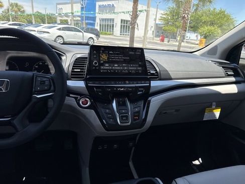 New 2026 Honda Odyssey Touring image 21