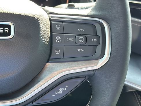 New 2026 Jeep Grand Wagoneer L Limited AWD/4WD image 28