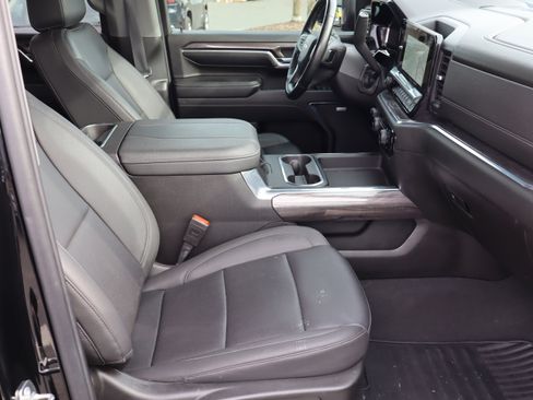 Certified 2024 Chevrolet Silverado 2500 LTZ w/ LTZ Premium Package image 35