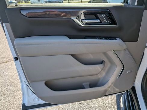 New 2026 GMC Yukon Elevation image 11