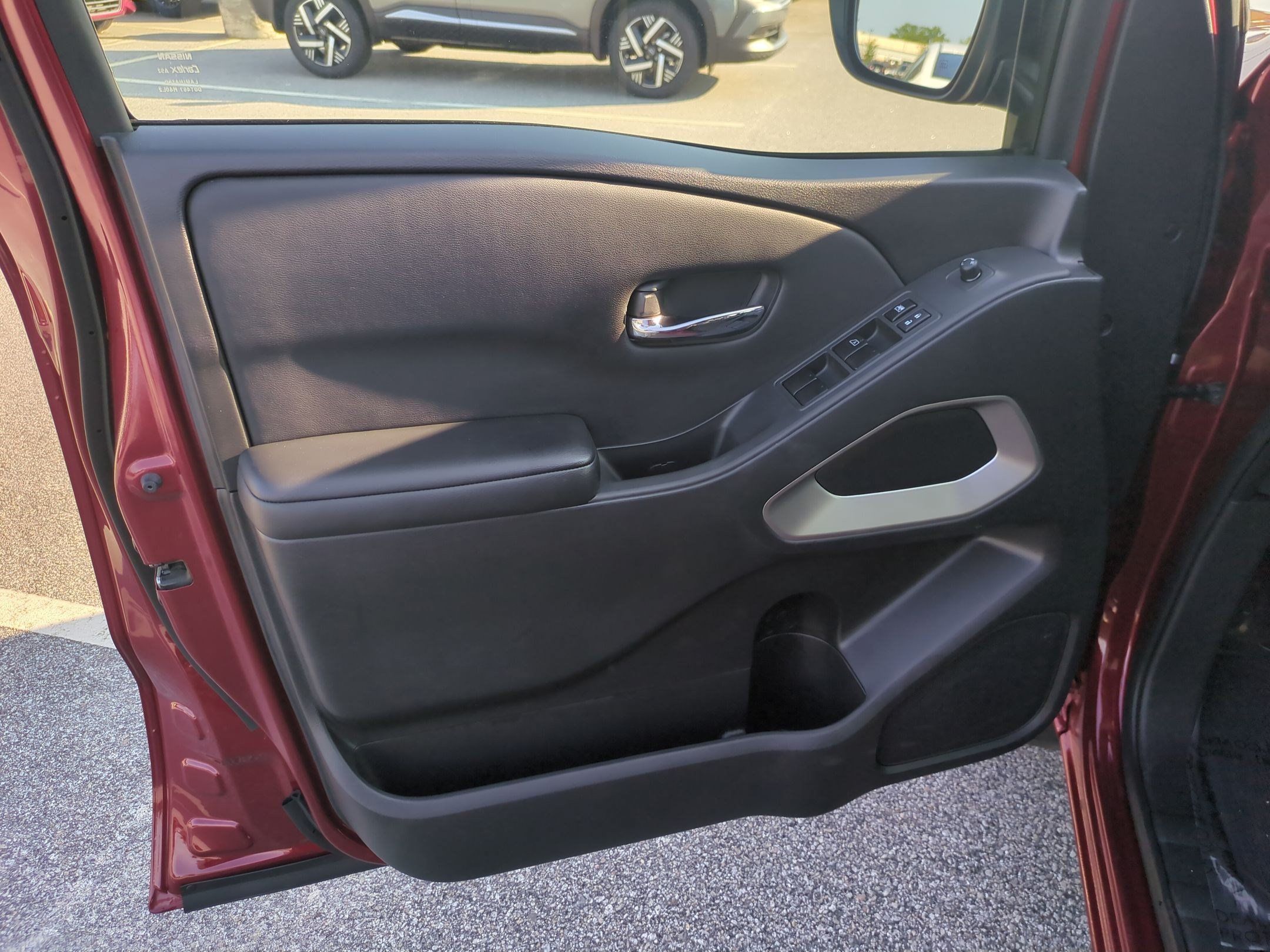 Certified 2025 Nissan Frontier SV w/ SV Convenience Package RWD image 32