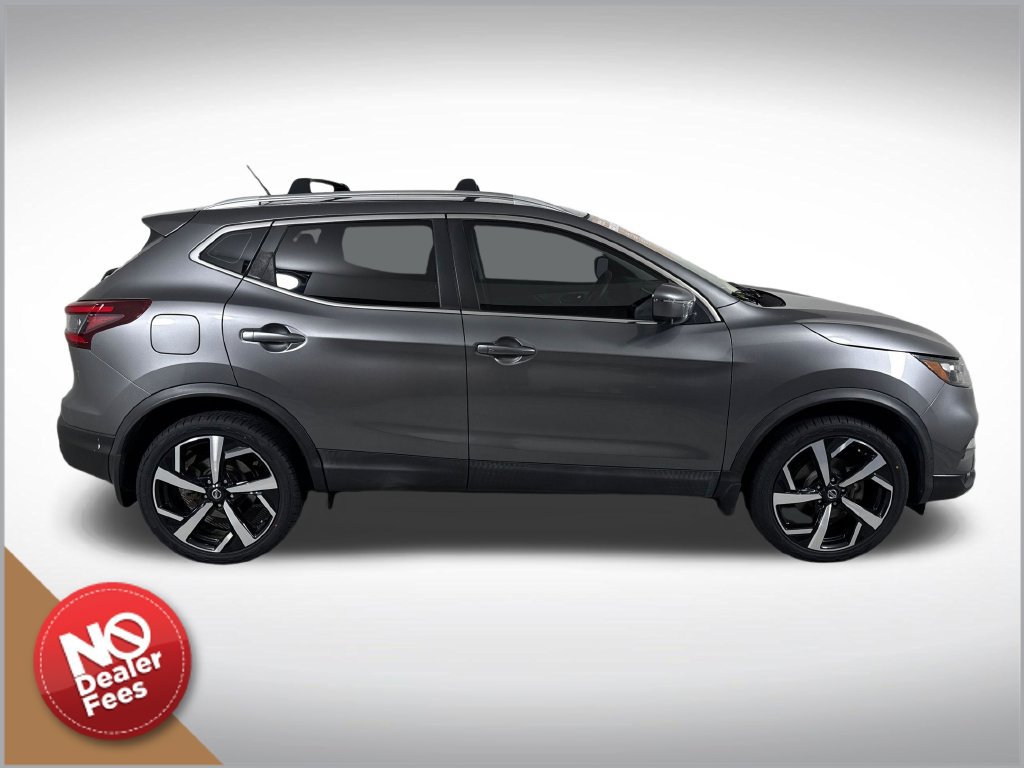 Used 2020 Nissan Rogue Sport SL FWD image 2