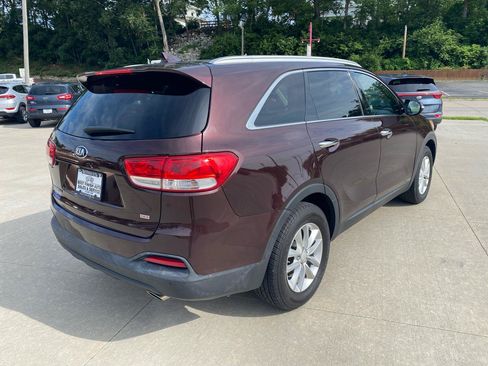 Used 2016 Kia Sorento AWD w/ LX Convenience Package image 6