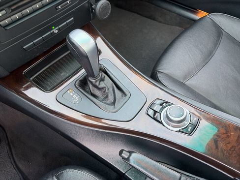 Used 2011 BMW 328i xDrive Wagon image 29