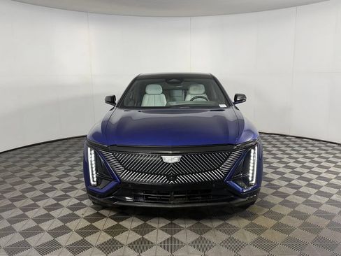 Used 2024 Cadillac Lyriq Luxury RWD image 3