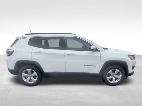 Used 2018 Jeep Compass Latitude w/ Cold Weather Group AWD/4WD image 6