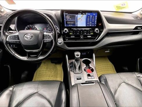 Used 2022 Toyota Highlander Platinum FWD image 15