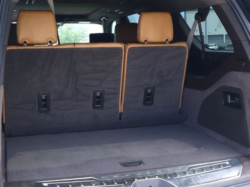 Used 2021 Cadillac Escalade ESV Premium Luxury RWD image 30