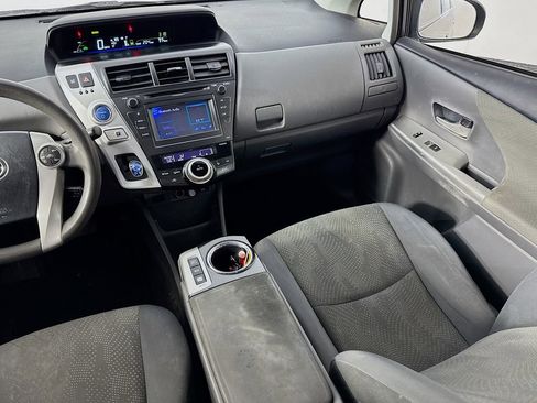 Used 2014 Toyota Prius V Two image 27