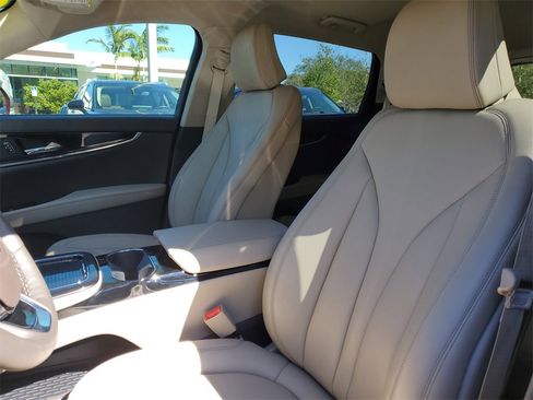 Certified 2022 Lincoln Nautilus FWD w/ Premium Package image 21