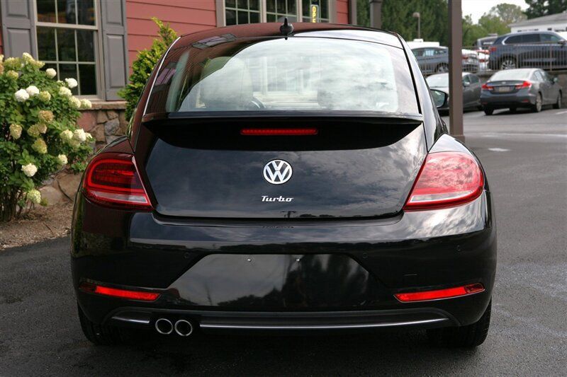 Used 2019 Volkswagen Beetle 2.0T SE w/ SE Premium Package FWD image 6