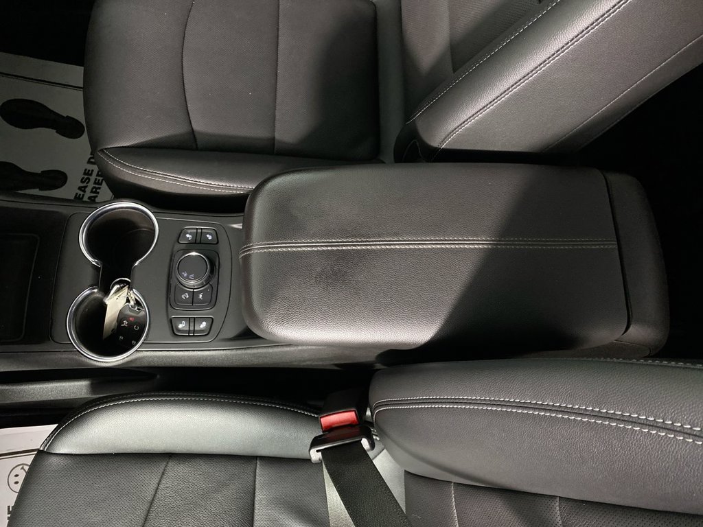 Certified 2024 GMC Terrain SLT w/ Elevation Edition FWD image 20