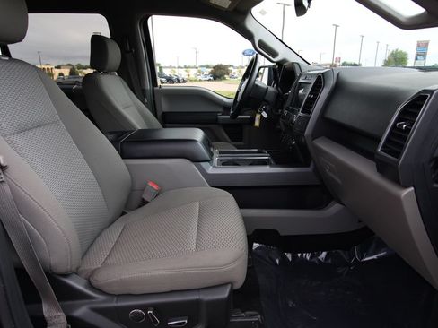 Used 2018 Ford F150 XLT w/ Equipment Group 302A Luxury AWD/4WD image 9