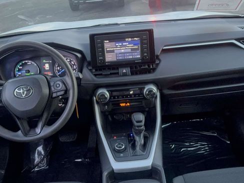 Certified 2020 Toyota RAV4 LE image 13
