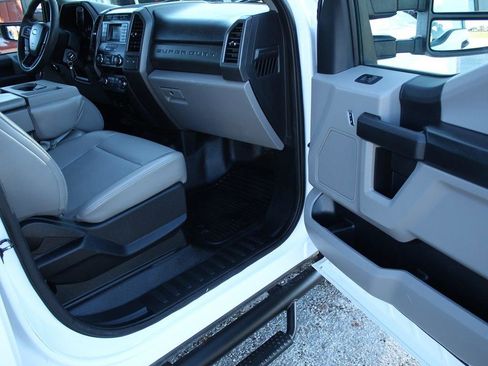 Used 2019 Ford F250 XL w/ Power Equipment Group image 21