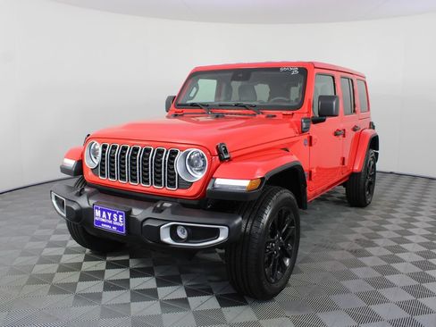 Used 2025 Jeep Wrangler Unlimited Sahara w/ Safety Group AWD/4WD image 20