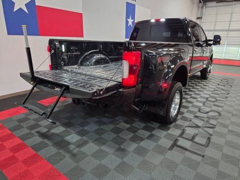 Used 2017 Ford F350 Platinum w/ Platinum Ultimate Package image 31