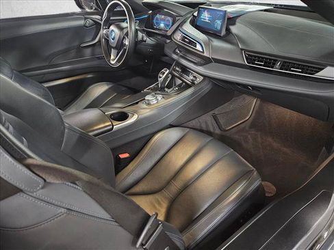 Used 2019 BMW i8 Roadster AWD/4WD image 15