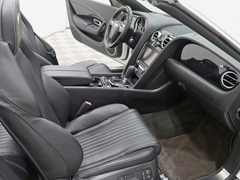 Used 2016 Bentley Continental GT image 28
