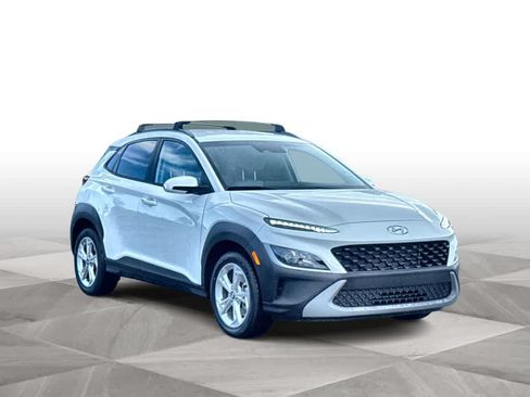 Used 2023 Hyundai Kona SEL AWD/4WD image 2