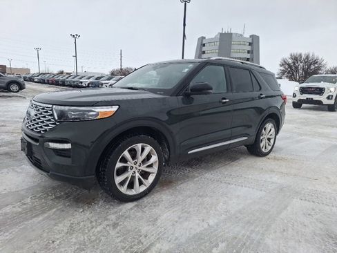 Used 2022 Ford Explorer Platinum w/ Equipment Group 601A image 2