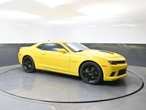 Used 2015 Chevrolet Camaro SS RWD image 3
