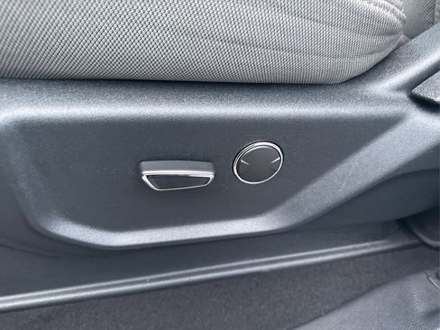 Used 2019 Ford F250 XLT w/ XLT Value Package image 31