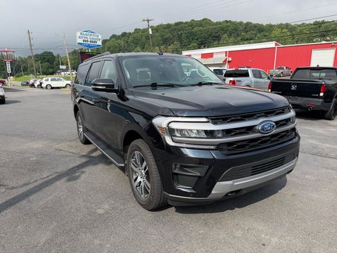 Used 2022 Ford Expedition Max XLT AWD/4WD image 3