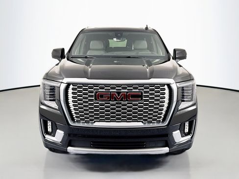 Used 2021 GMC Yukon Denali w/ Denali Ultimate Package image 2