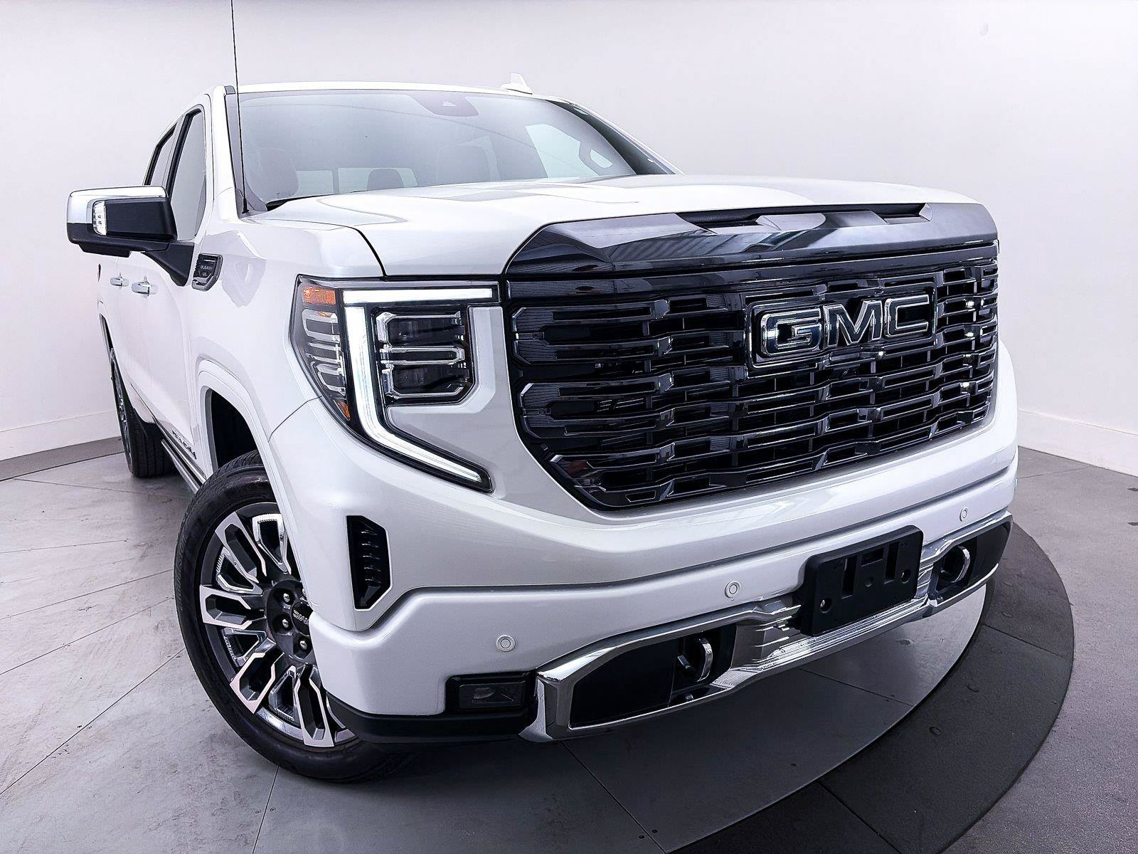 Used 2023 GMC Sierra 1500 Denali Ultimate AWD/4WD image 4