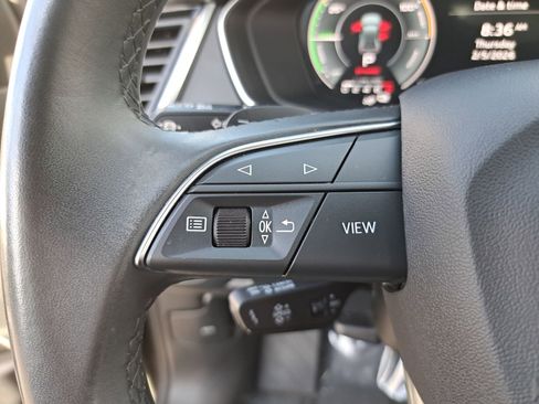 Used 2023 Audi Q5 e Premium w/ Convenience Package image 17