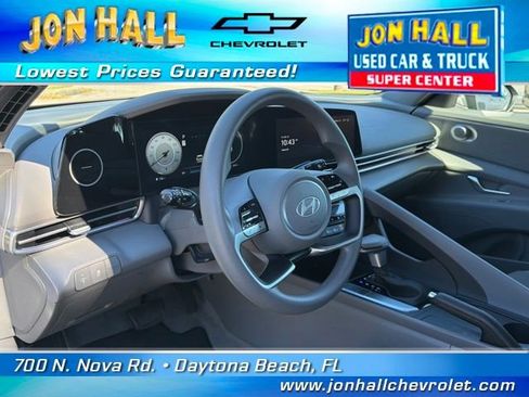Used 2024 Hyundai Elantra SEL image 23