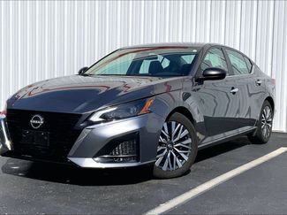 Used 2024 Nissan Altima 2.5 SV video 1