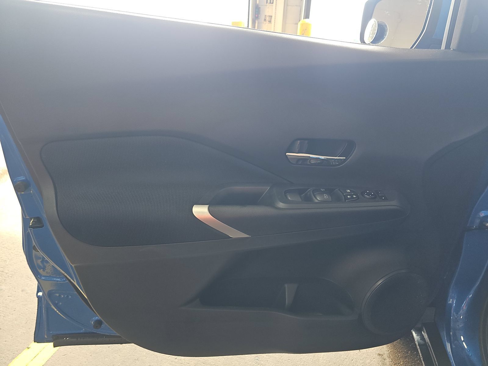 Used 2024 Nissan Kicks SV FWD image 11