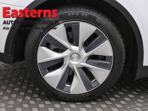 Used 2021 Tesla Model Y Long Range AWD/4WD image 24