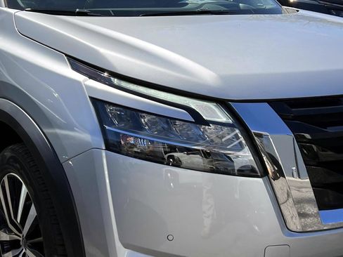 Used 2023 Nissan Pathfinder Platinum w/ Lighting Package (N93) AWD/4WD image 8