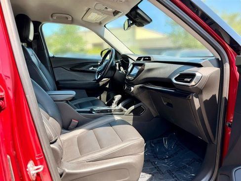 Used 2021 Chevrolet TrailBlazer LT w/ Premium Seating Package AWD/4WD image 12