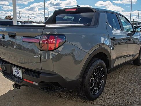 Used 2024 Hyundai Santa Cruz SE image 4