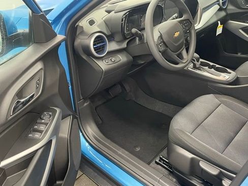 New 2026 Chevrolet Trax LS w/ LS Convenience Package FWD image 8