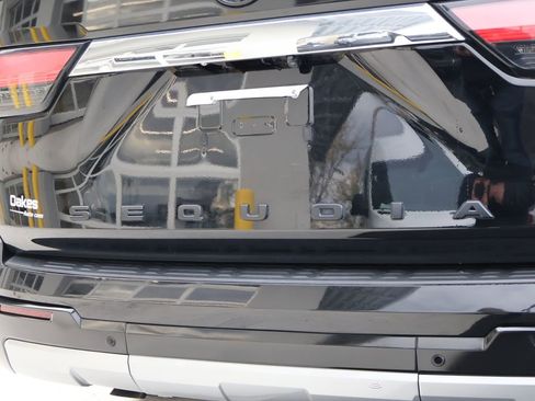 Used 2024 Toyota Sequoia Limited image 23