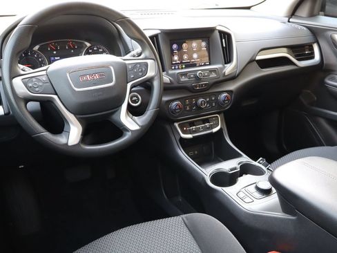 Used 2022 GMC Terrain SLE w/ Driver Convenience Package FWD image 4
