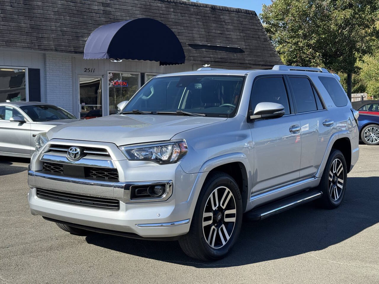 Used 2020 Toyota 4Runner Limited AWD/4WD image 4
