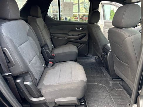 Used 2023 Chevrolet Traverse LT FWD image 29