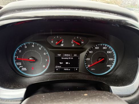 Used 2021 Chevrolet Traverse LS AWD/4WD image 16