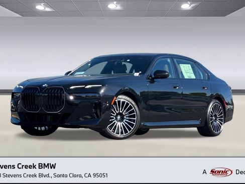 New 2025 BMW 740i image 1
