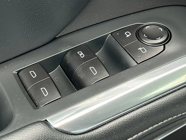 Used 2026 Chevrolet Traverse LT AWD/4WD image 17