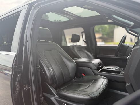 Used 2020 Ford Expedition Max Limited RWD image 25