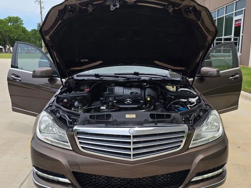 Used 2013 Mercedes-Benz C 250 Sedan image 11